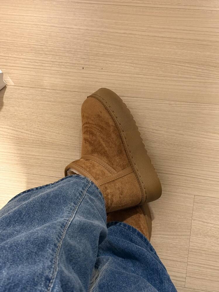 Foto enviada por cliente usando a Bota PUFFY Classic Ultra Mini Platform